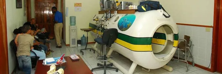 Roatán's hyperbaric chamber at Anthony's Key Resort